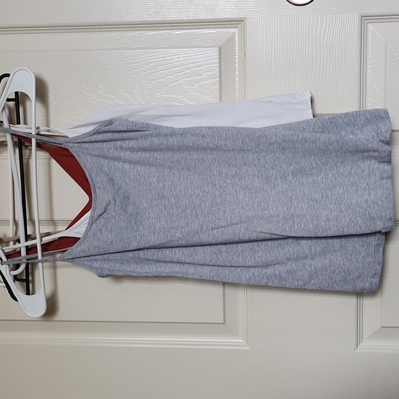 Tank top bundle - Picture 3 of 5